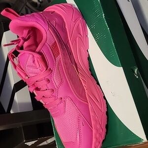 Puma  (size 8w) RS TRACK BETTER DAY